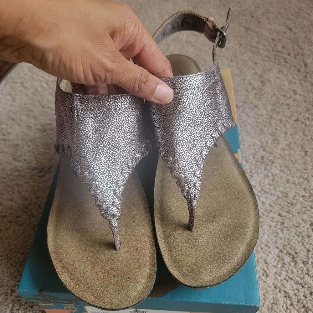 Brand new women size 8 wedge sandal